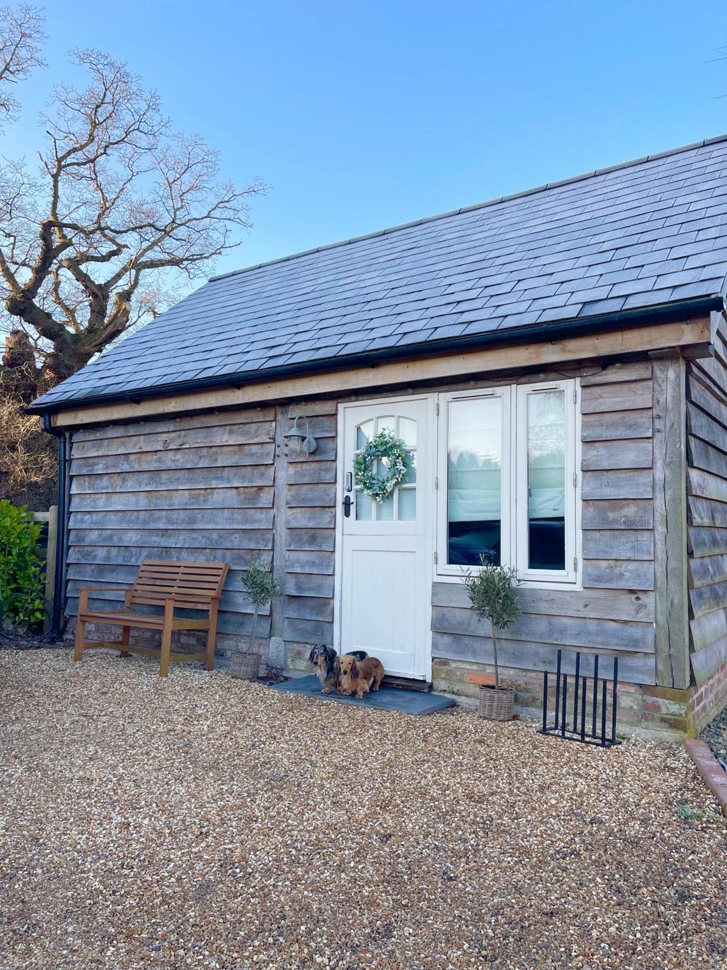 Вилла Oak Tree Hideaway Уитчерч Экстерьер фото